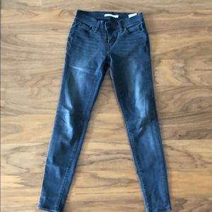 Levi’s gray 710 super skinny - size 25